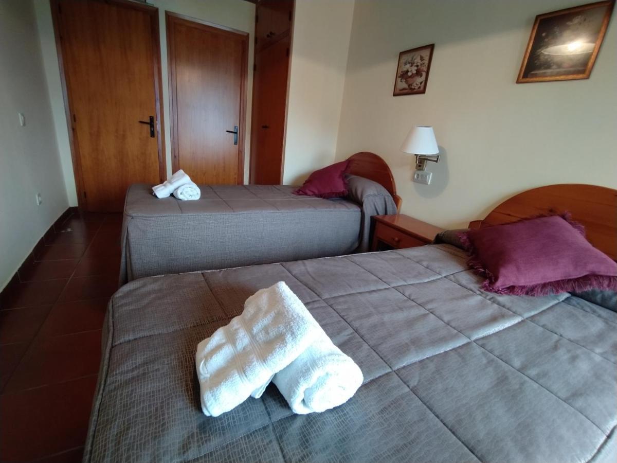 Hostal Centre Del Montsec Llimiana Екстер'єр фото